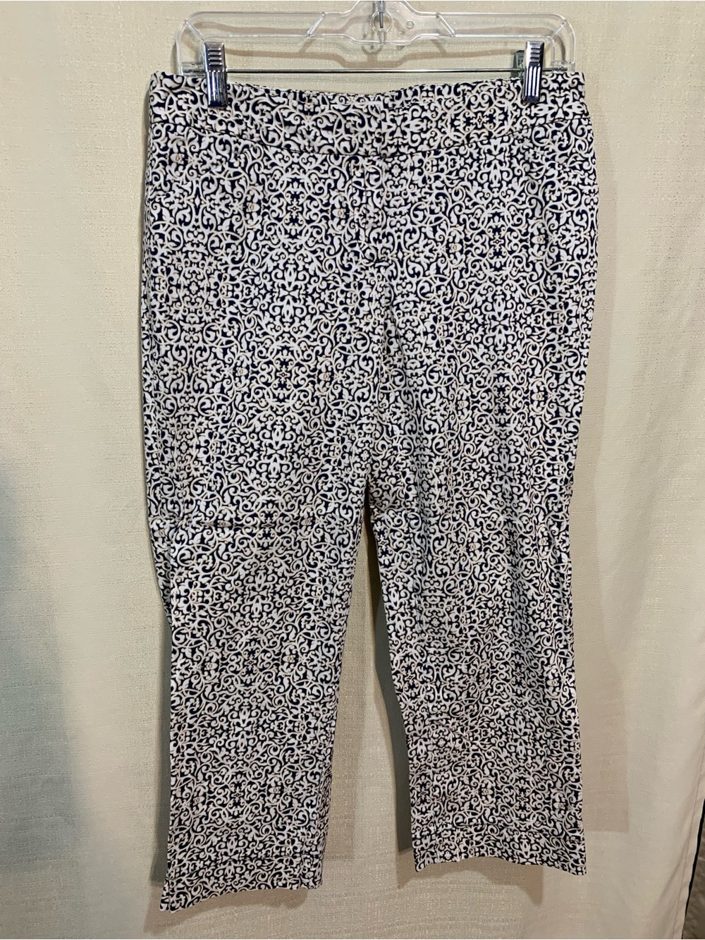 Laundry By Shelli Segal Black and White Scroll-Print Chinos a2/59